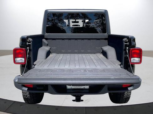 Used 2023 Jeep Gladiator Overland AWD/4WD image 25