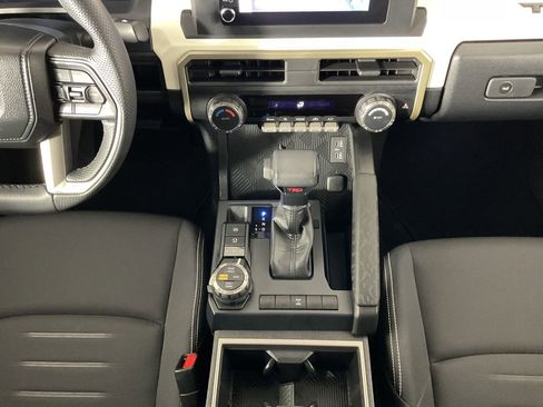 Certified 2024 Toyota Tacoma TRD Off-Road image 14