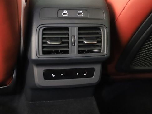 Certified 2025 Audi SQ5 Prestige image 22