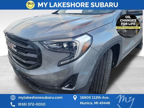 Used 2021 GMC Terrain SLT w/ Elevation Edition image 3