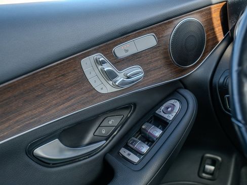 Used 2022 Mercedes-Benz GLC 300 4MATIC image 25