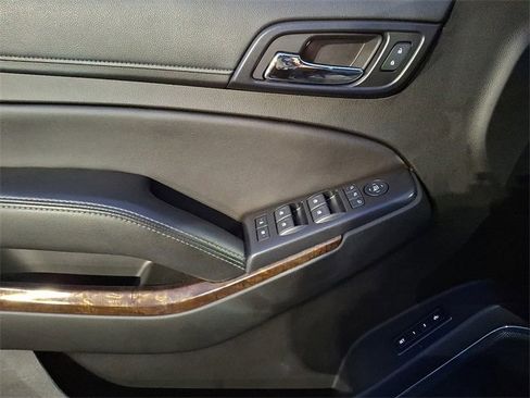 Used 2018 Chevrolet Tahoe LT image 19