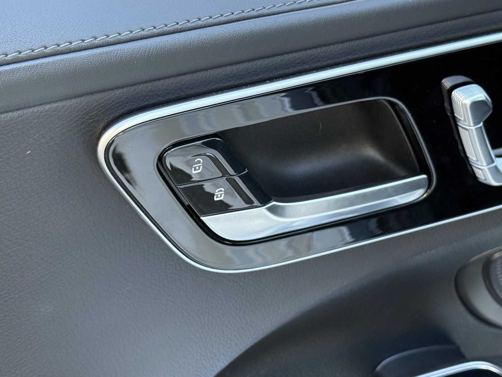 Used 2022 Mercedes-Benz C 300 Sedan image 21