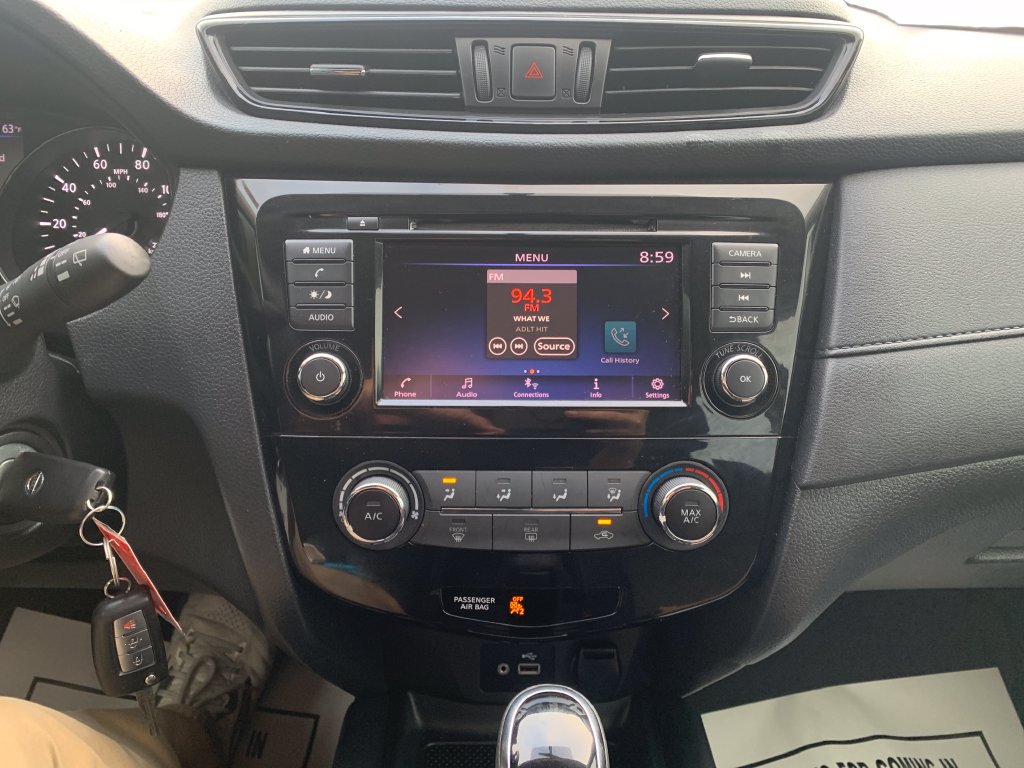 Used 2018 Nissan Rogue S AWD/4WD image 12