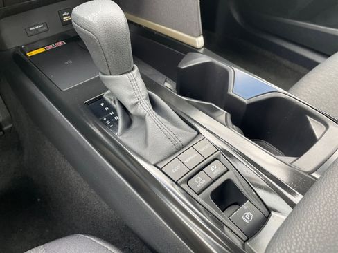 Used 2025 Toyota Camry LE image 39