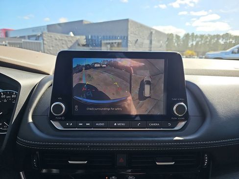 Used 2021 Nissan Rogue SL image 26