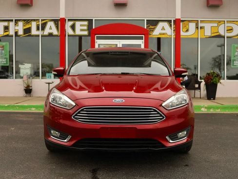 Used 2017 Ford Focus Titanium FWD image 2