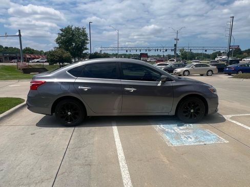 Used 2019 Nissan Sentra SV FWD image 5