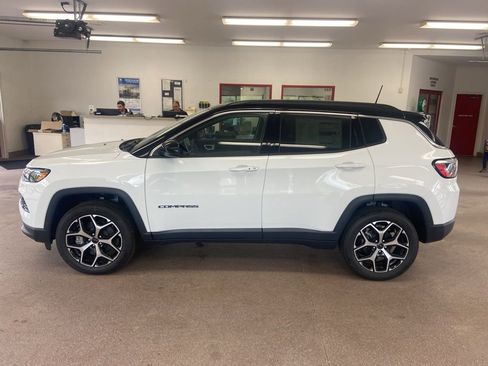 New 2025 Jeep Compass Limited image 13