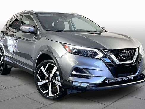 Used 2021 Nissan Rogue Sport SL w/ Premium Package image 3