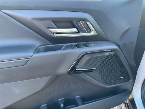 Used 2025 Chevrolet Silverado EV LT AWD/4WD image 11