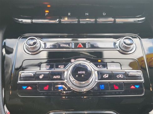 Used 2022 Lincoln Corsair Standard w/ Equipment Group 101A image 19