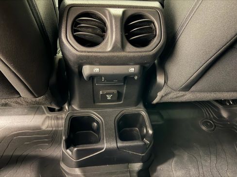Used 2020 Jeep Gladiator Sport w/ Quick Order Package 24S AWD/4WD image 29