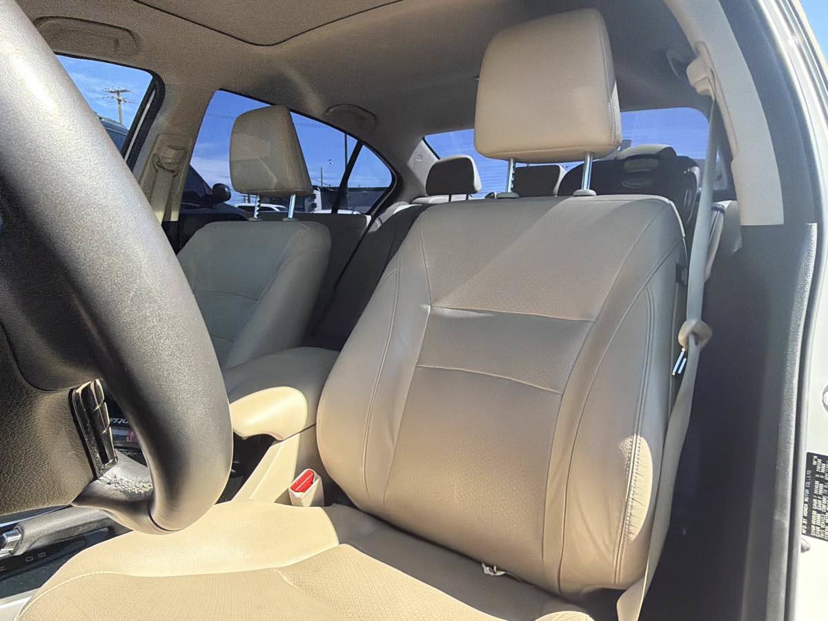 Used 2017 Honda Accord Touring image 9