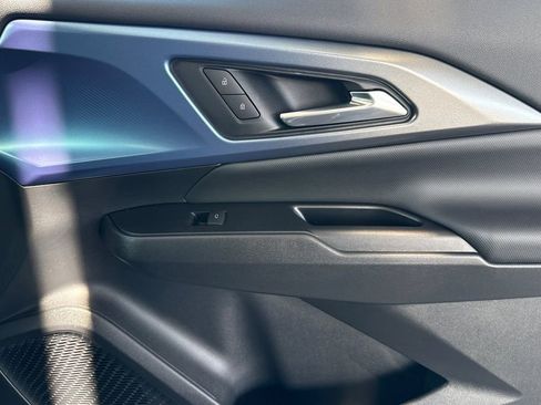 Used 2026 Chevrolet Equinox EV LT FWD image 27