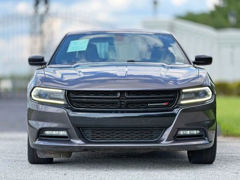 Used 2017 Dodge Charger R/T RWD image 3