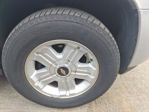 Used 2011 Chevrolet Tahoe LT w/ Suspension Package, Off-Road image 5