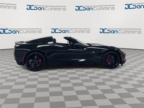 Used 2017 Chevrolet Corvette Stingray Coupe w/ 1LT image 9