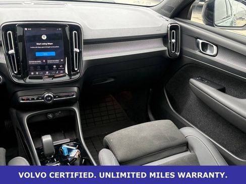 Certified 2023 Volvo XC40 B5 Plus w/ Climate Package AWD/4WD image 15