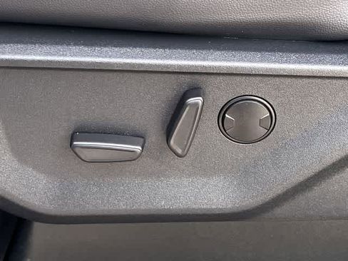 Used 2025 Ford F150 Lariat w/ Equipment Group 501A Mid image 31