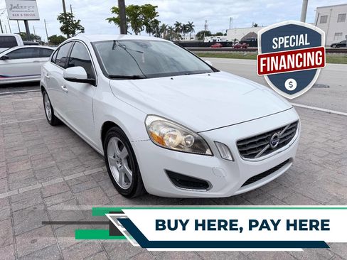Used 2012 Volvo S60 T5 FWD image 2