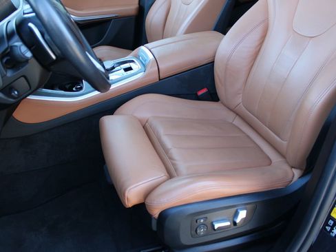 Used 2022 BMW X5 xDrive40i w/ Premium Package image 23