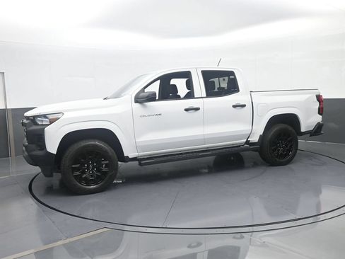 Used 2025 Chevrolet Colorado W/T w/ WT Custom Package RWD image 2