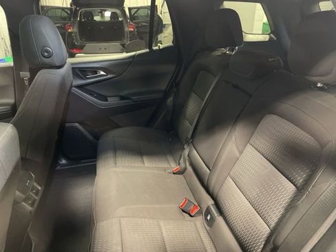 Used 2025 Chevrolet Equinox LT image 28