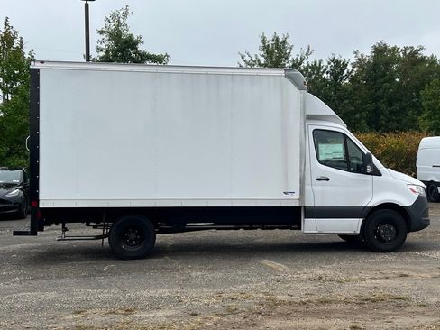 Used 2024 Mercedes-Benz Sprinter 4500 image 11