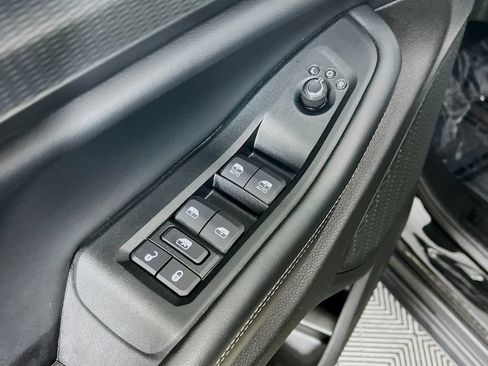 Used 2025 Jeep Grand Cherokee Altitude AWD/4WD image 30
