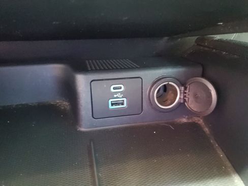 Used 2022 Ford Escape SE w/ SE Sport Appearance Package FWD image 22