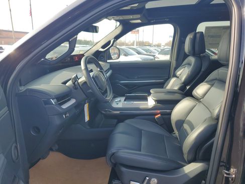 New 2025 Lincoln Navigator Reserve w/ Jet Appearance Package image 12