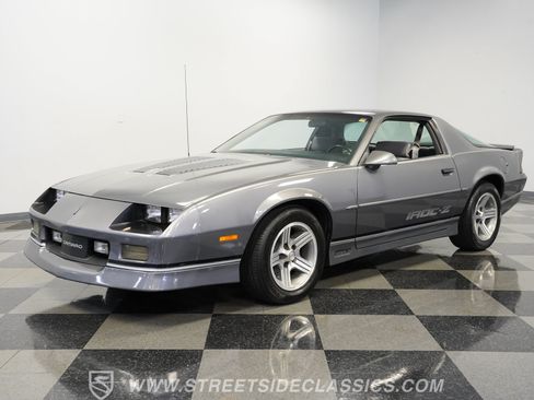Used 1988 Chevrolet Camaro IROC-Z RWD image 6