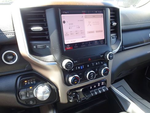 Used 2022 RAM 1500 Laramie AWD/4WD image 16