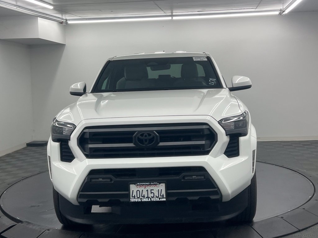 Used 2025 Toyota Tacoma SR5 AWD/4WD image 4