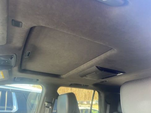 Used 2018 Cadillac Escalade Platinum image 14