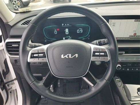 Used 2025 Kia Telluride S image 19