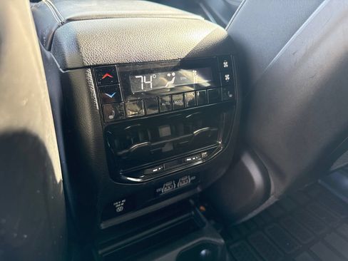 Used 2021 Jeep Grand Cherokee L Limited AWD/4WD image 11