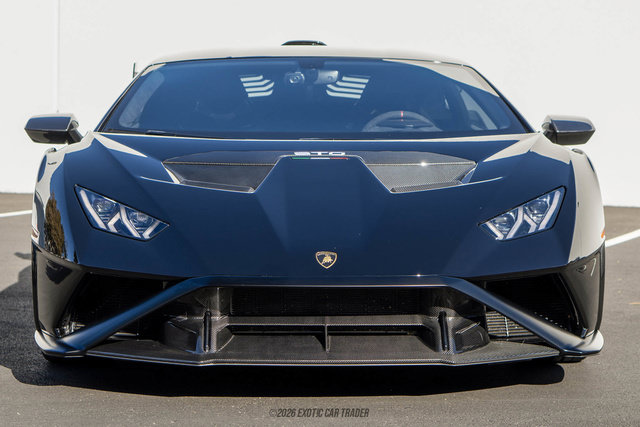 Used 2021 Lamborghini Huracan STO RWD image 12