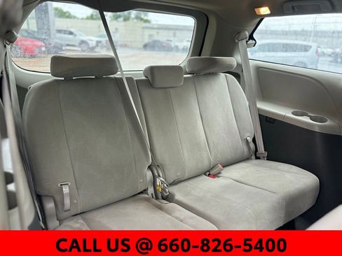 Used 2020 Toyota Sienna L FWD image 10