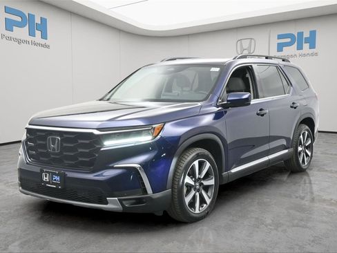 Certified 2024 Honda Pilot Touring image 1