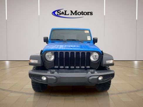 Used 2022 Jeep Wrangler Sport AWD/4WD image 3
