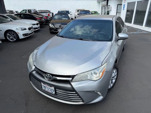 Used 2015 Toyota Camry LE FWD image 4