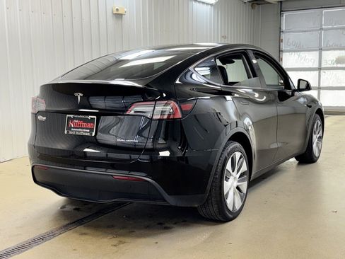 Used 2023 Tesla Model Y Long Range image 5