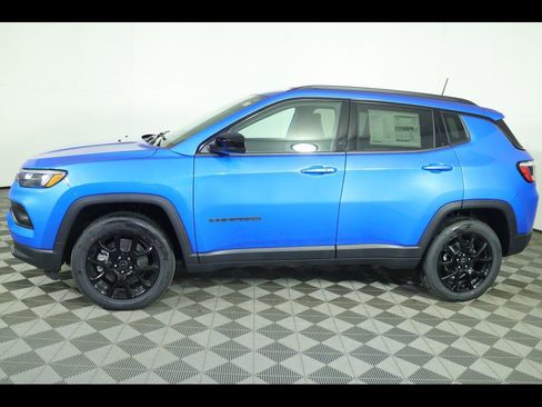 New 2026 Jeep Compass Latitude image 2