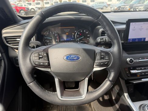 Used 2020 Ford Explorer Limited w/ Class III Trailer Tow Package image 16