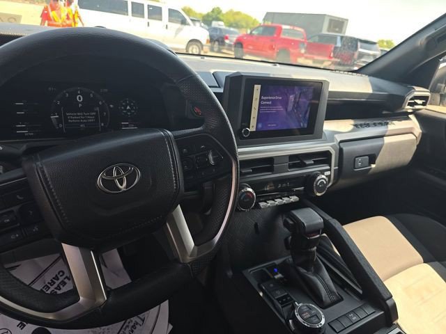 Used 2025 Toyota Tacoma TRD Off-Road AWD/4WD image 9