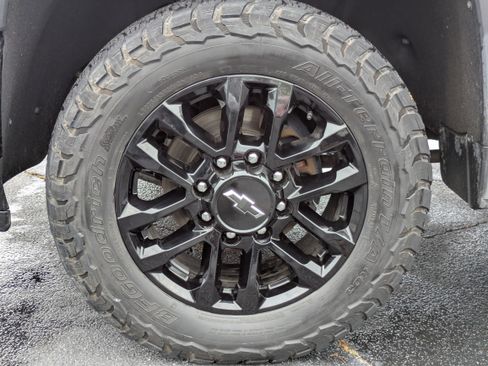 Used 2025 Chevrolet Silverado 2500 LTZ w/ LTZ Plus Package image 30