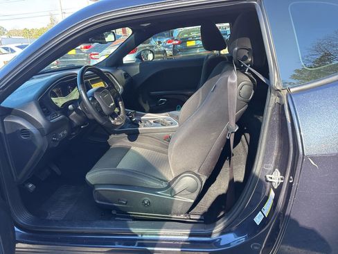 Used 2019 Dodge Challenger SXT w/ Blacktop Package image 10