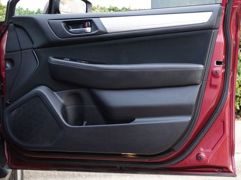 Used 2017 Subaru Outback 2.5i Premium image 39